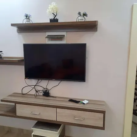 Lotus Housing For Furnished Apartments Gerasa Exterior foto
