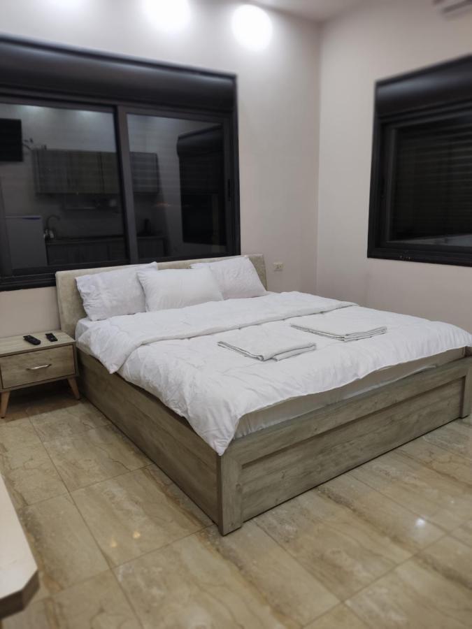 Lotus Housing For Furnished * Gerasa