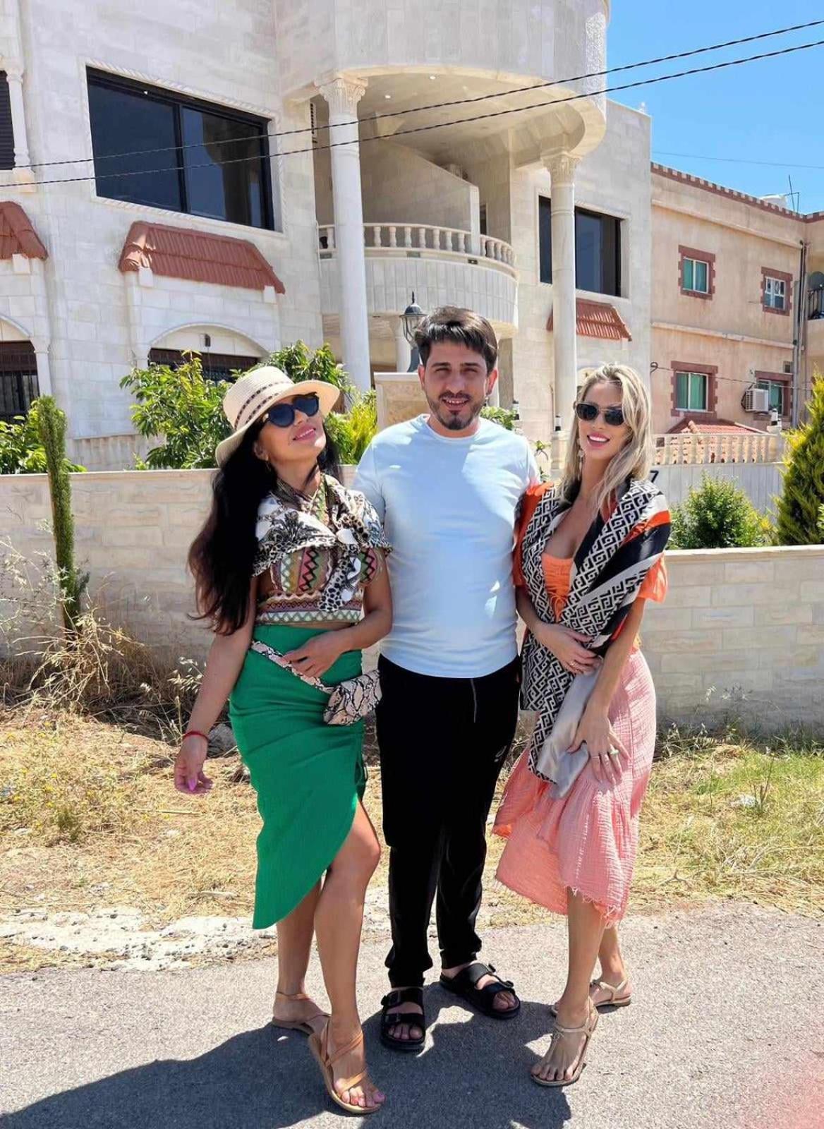 Lotus Housing For Furnished Apartment Gerasa