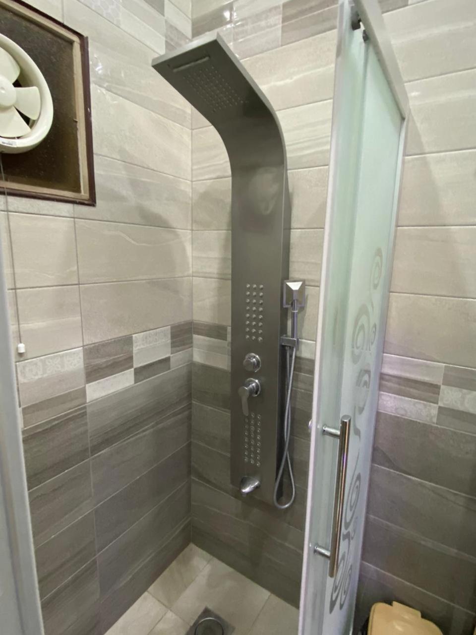 Lotus Housing For Furnished Gerasa