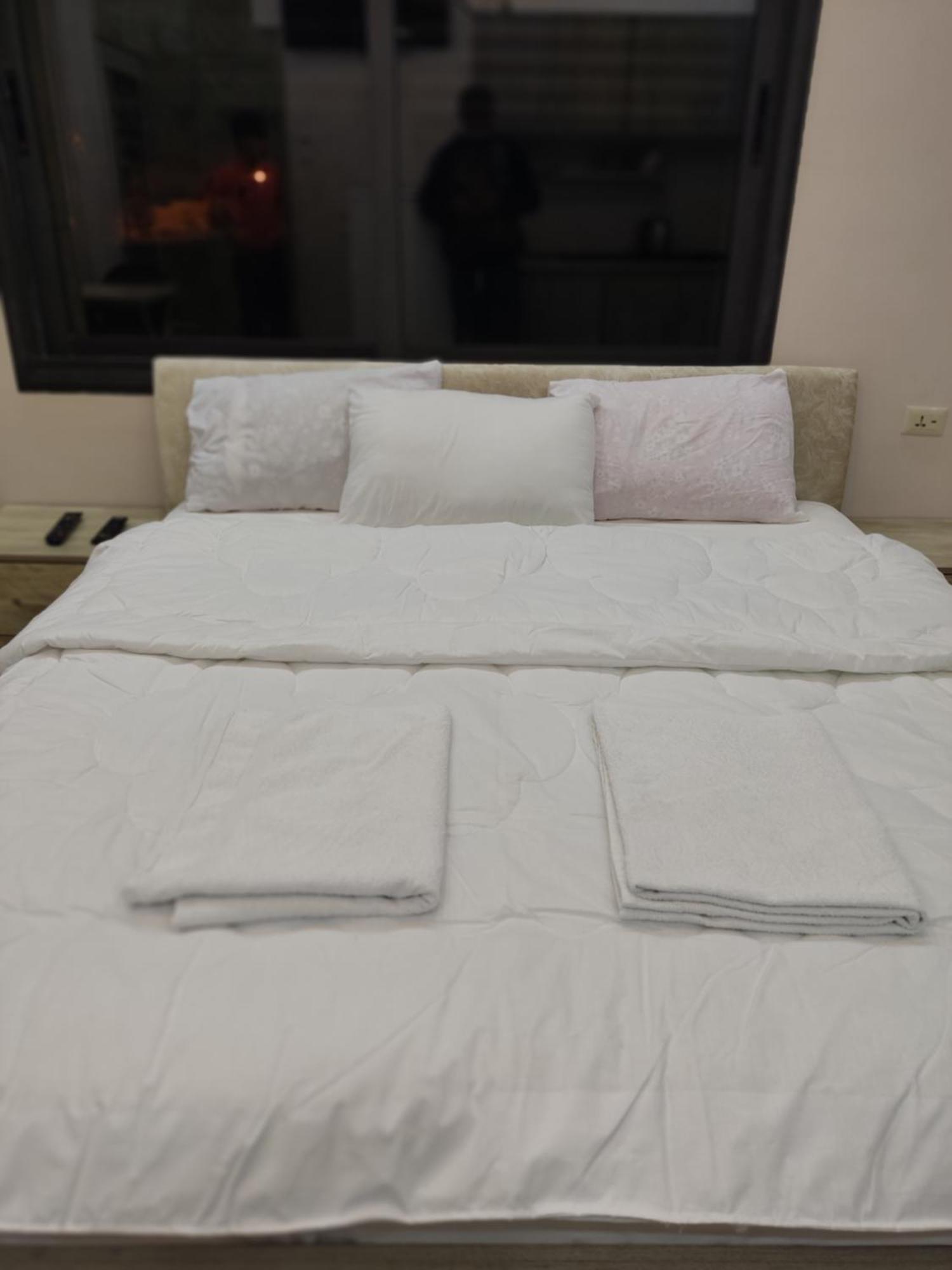 Lotus Housing For Furnished * Gerasa